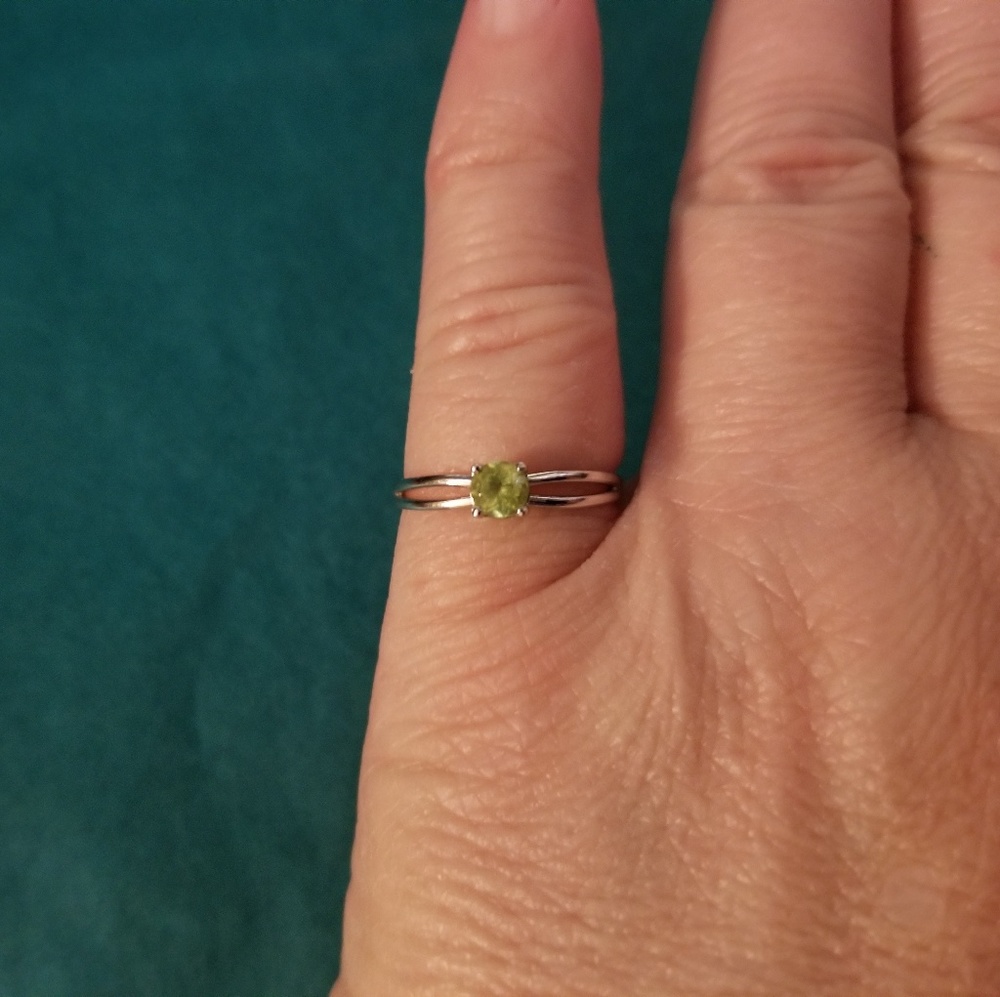 Your Choice WGP .925 Silver Peridot-OR-Garnet Ring - Picture 7 of 8